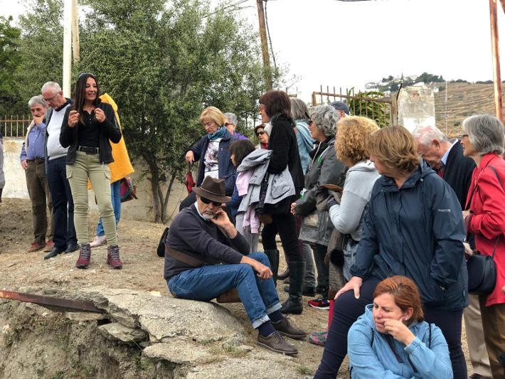 Medio centenar de personas conocen la Necrópolis de Puente de Noy de Almuñécar